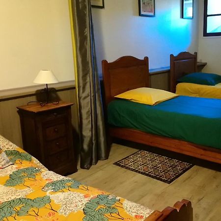 La Ferme Du Crie Bed & Breakfast Chaudeyrolles Eksteriør bilde