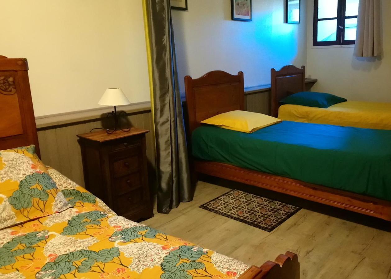 La Ferme Du Crie Bed & Breakfast Chaudeyrolles Eksteriør bilde